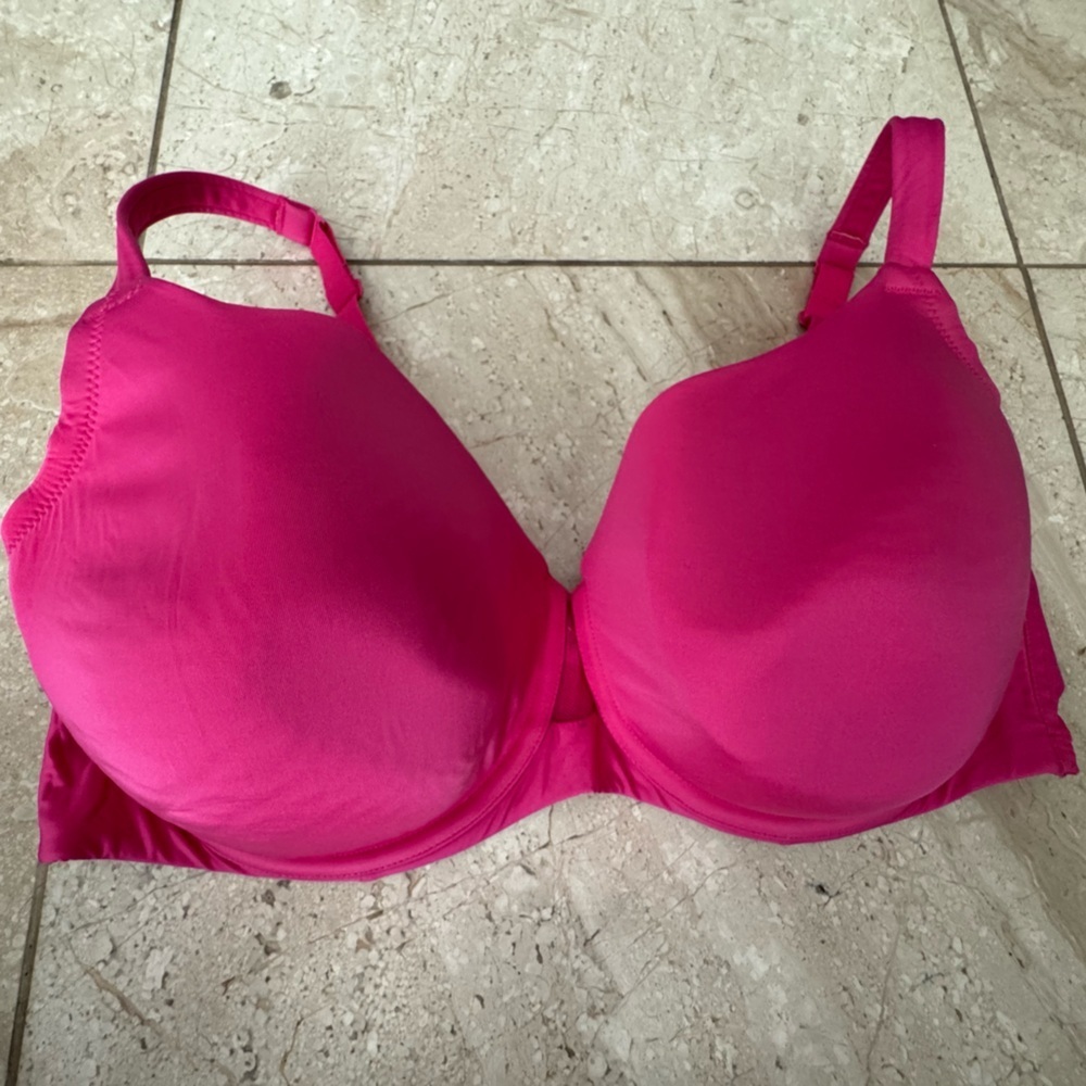Cacique Hot Pink T-Shirt Bra size 42DD